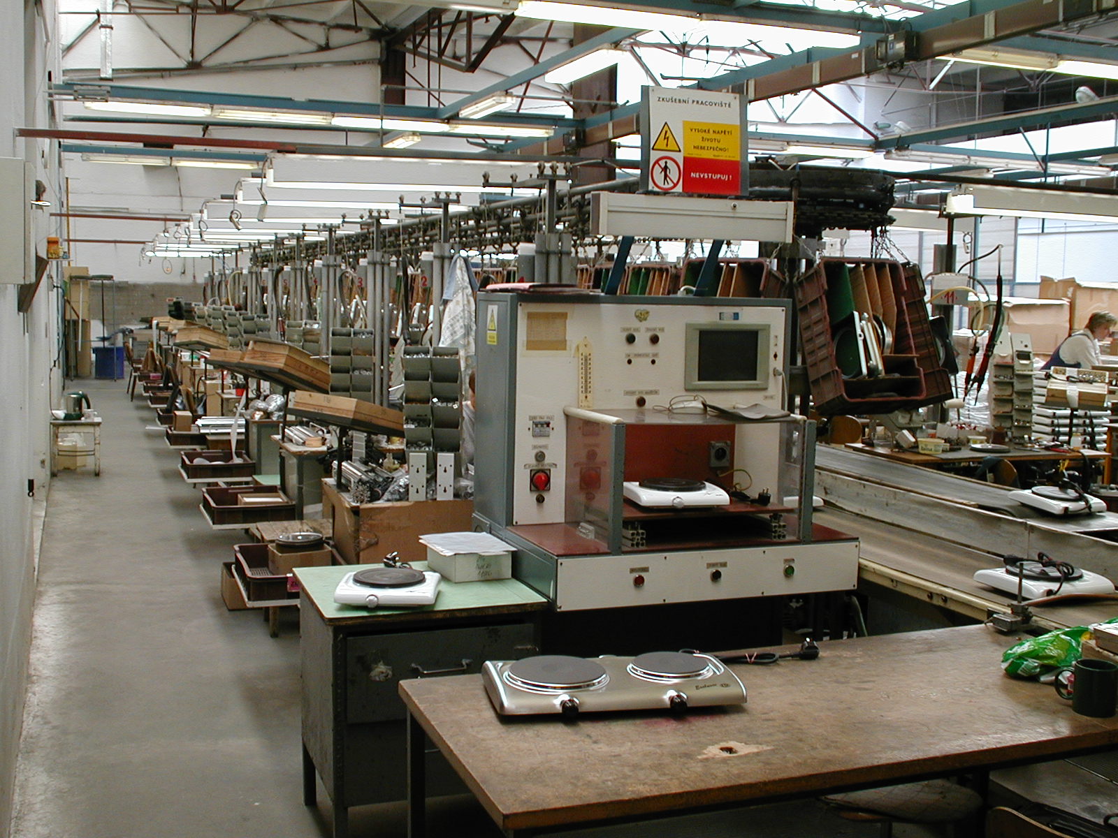 Dělník ve strojírenské výrobě