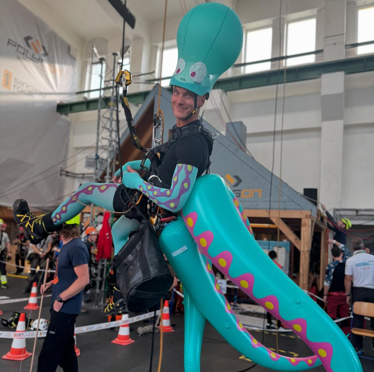 Závody SINGING ROCK STEEL 24 na téma: Moře a podmořský svět